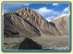 Road through desert, Ladakh