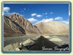 Road through desert, Ladakh